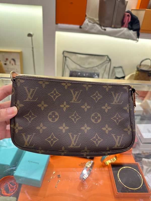 Louis Vuitton Pochette