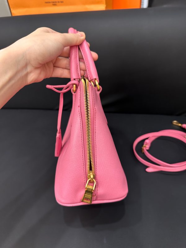 Prada - Image 8