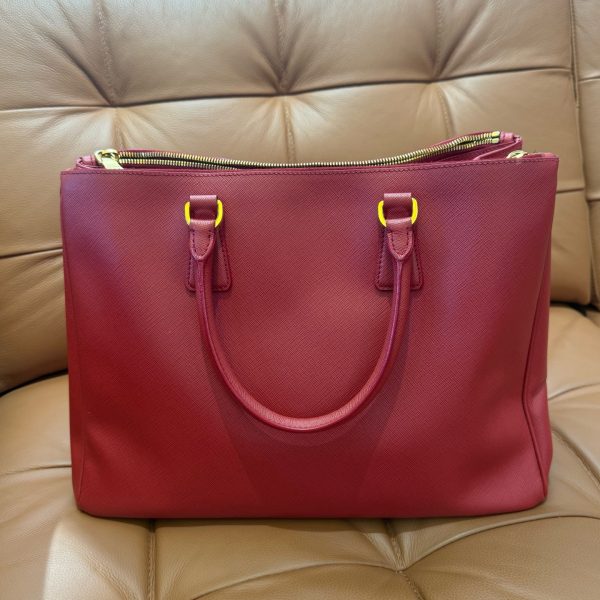 Prada - Image 2