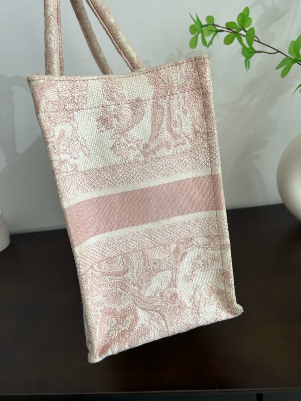 Dior tote - Image 4