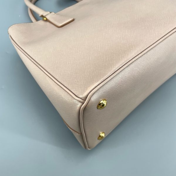 Prada - Image 5