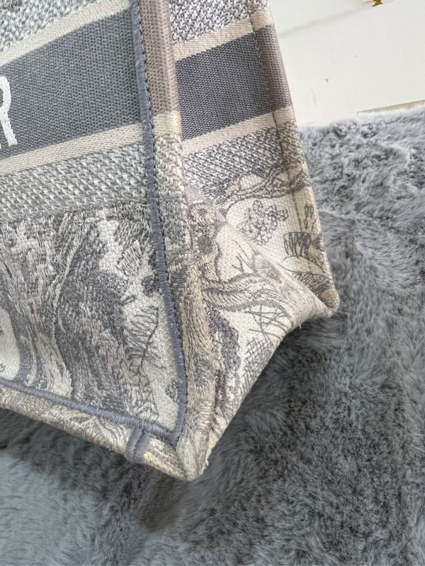 Dior tote - Image 5
