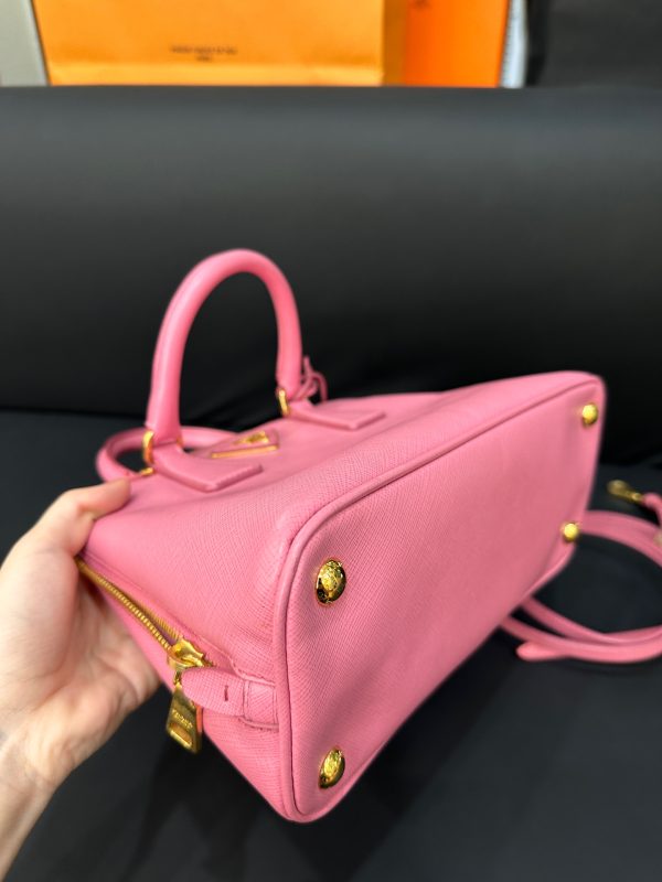 Prada - Image 3