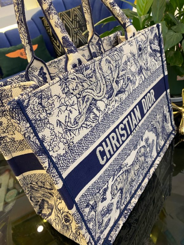 Dior tote - Image 4