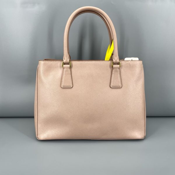Prada - Image 2
