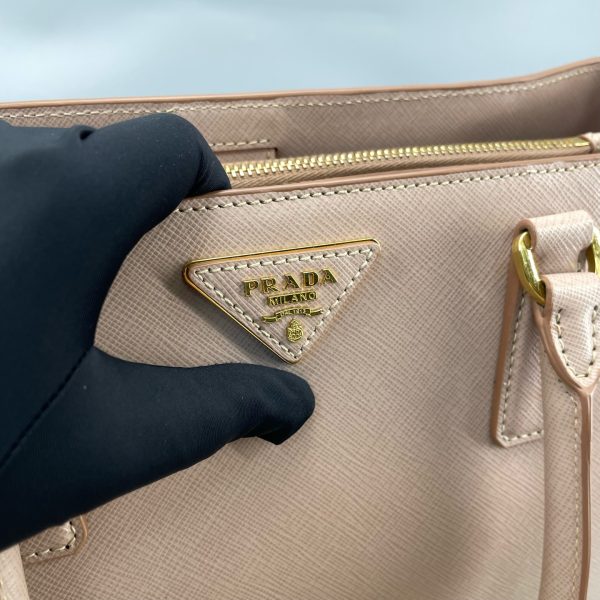 Prada - Image 6