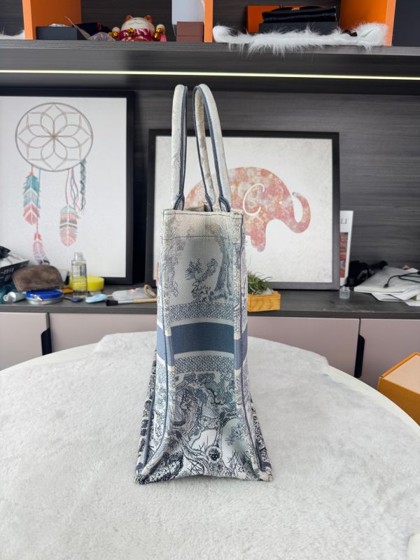 Dior tote - Image 3