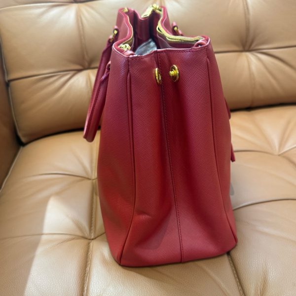 Prada - Image 3