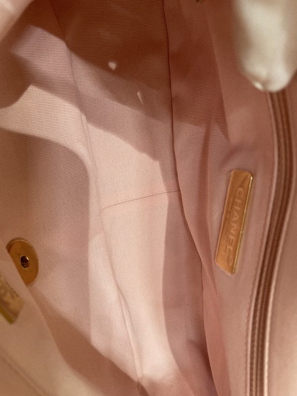 Chanel - Image 7