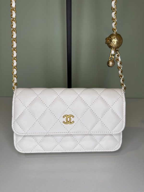Chanel woc