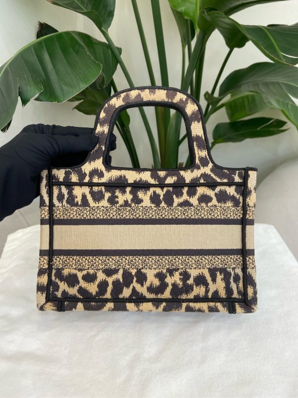 Dior tote - Image 2