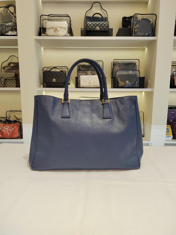 Prada - Image 2