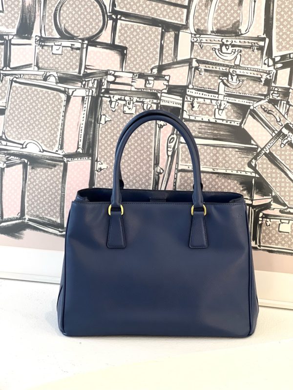 Prada - Image 2