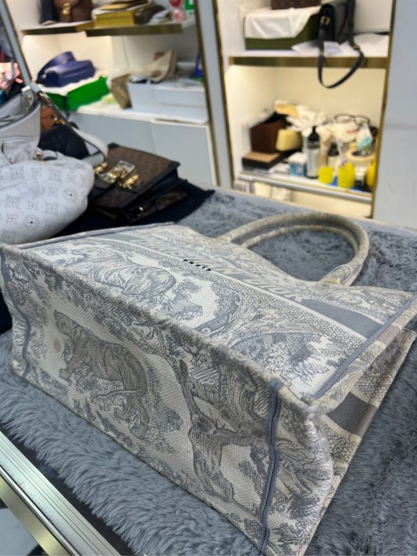 Dior tote - Image 4