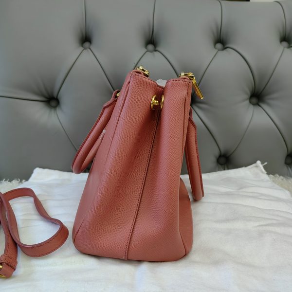 Prada - Image 3