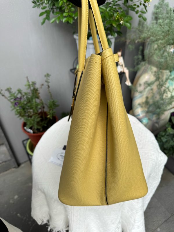 Prada - Image 4