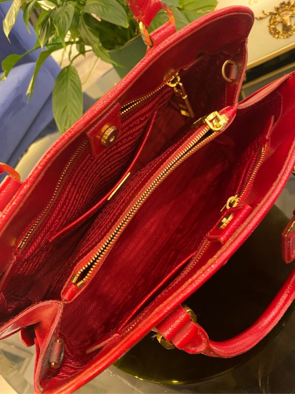 Prada - Image 5