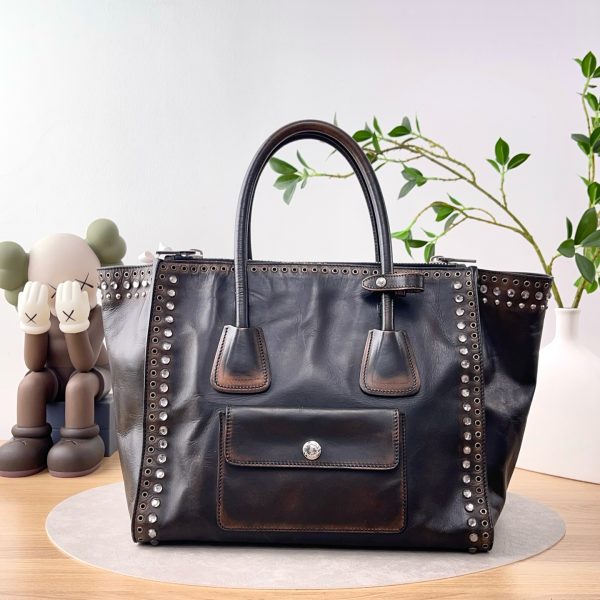 Prada - Image 2