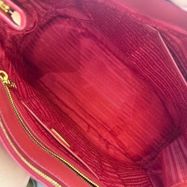 Prada - Image 8