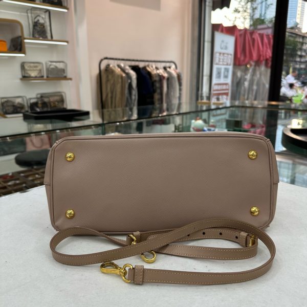 Prada - Image 3