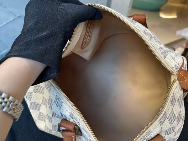 LV speedy 30 White Checkerboard - Image 6