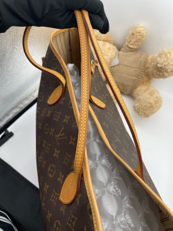 Louis Vuitton Neverfull