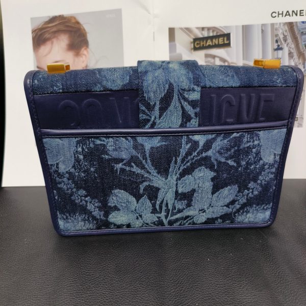 Dior - Image 2