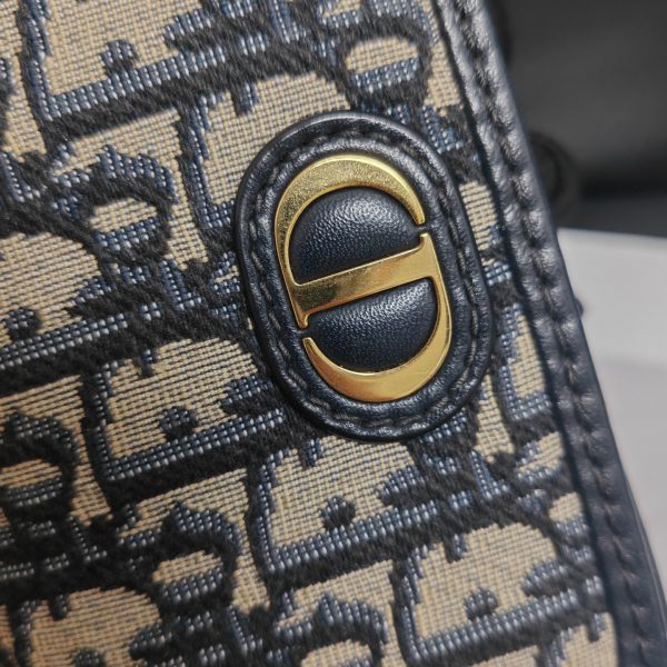 Dior - Image 9