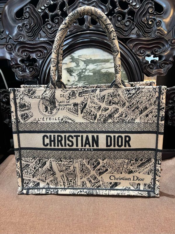 Dior - Image 2