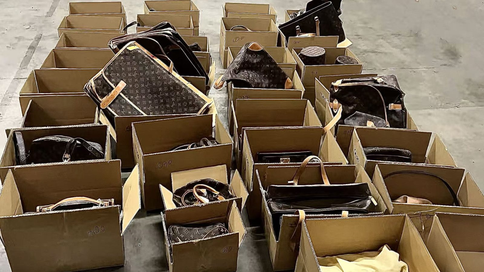 331c0b44edfee2dbc531cf92e8fbc69b